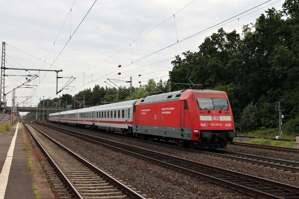 Nachschuss auf 101 119-6 am 20.06.2014 als IC nach Karlsruhe Hbf in Neu Isenburg.