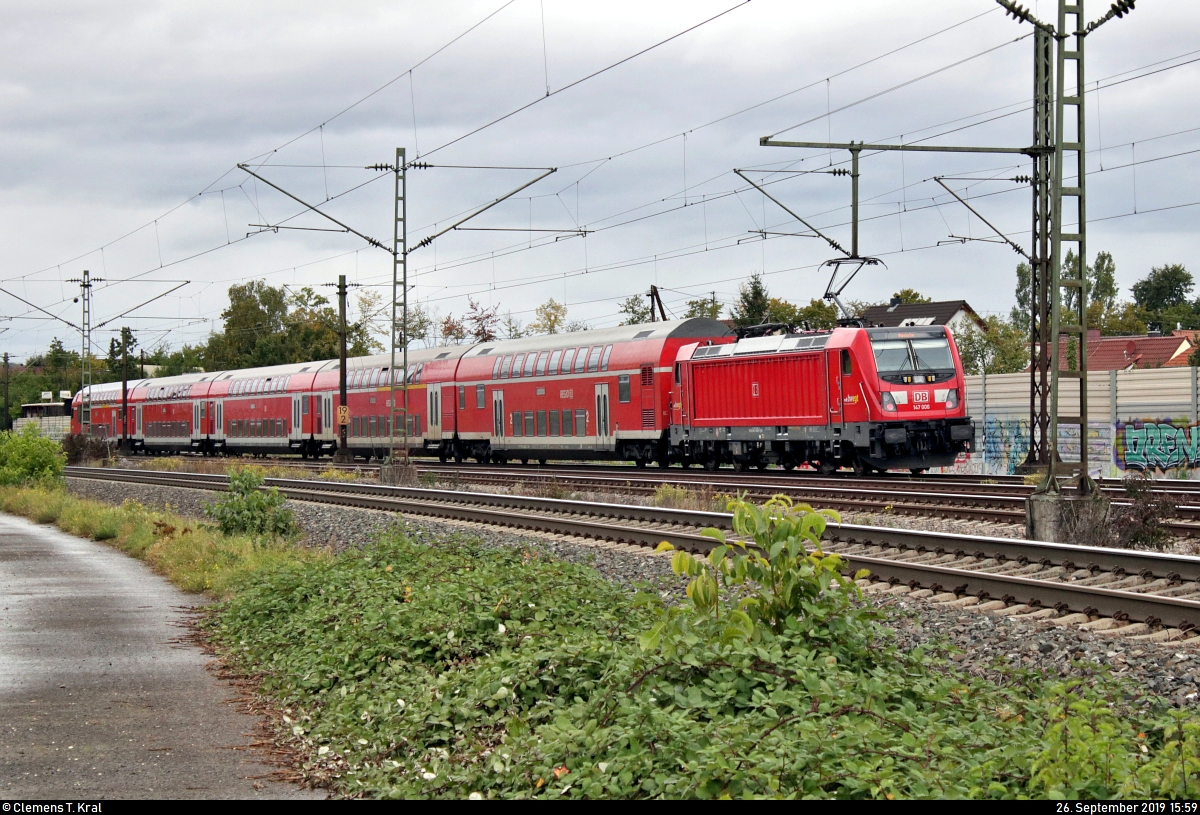 Nachschuss auf 147 006-1 von DB Regio Baden-Württemberg als RB 1???? von Stuttgart Hbf nach Osterburken, die in Tamm auf der Bahnstrecke Stuttgart–Würzburg (Frankenbahn | KBS 780) fährt.
[26.9.2019 | 15:59 Uhr]