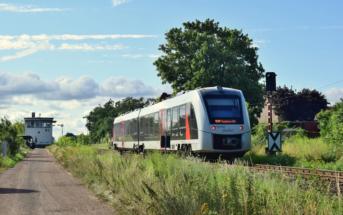 Nachschuss auf 1648 436 bei der Einfahrt in Groß Ammensleben.

Groß Ammensleben 02.08.2021