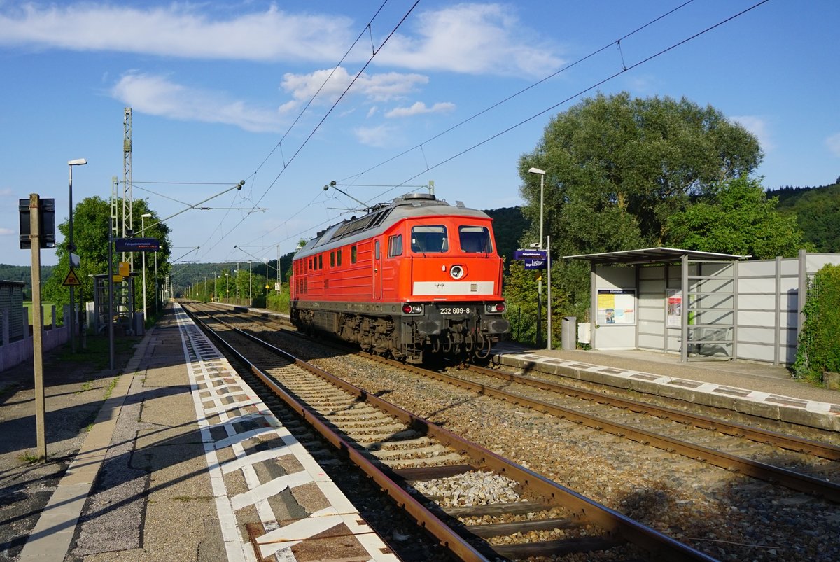 Nachschuß auf 232 609  Ludmilla  am 20.08.2017 im Haltepunkt Lustnau gen Stuttgart.