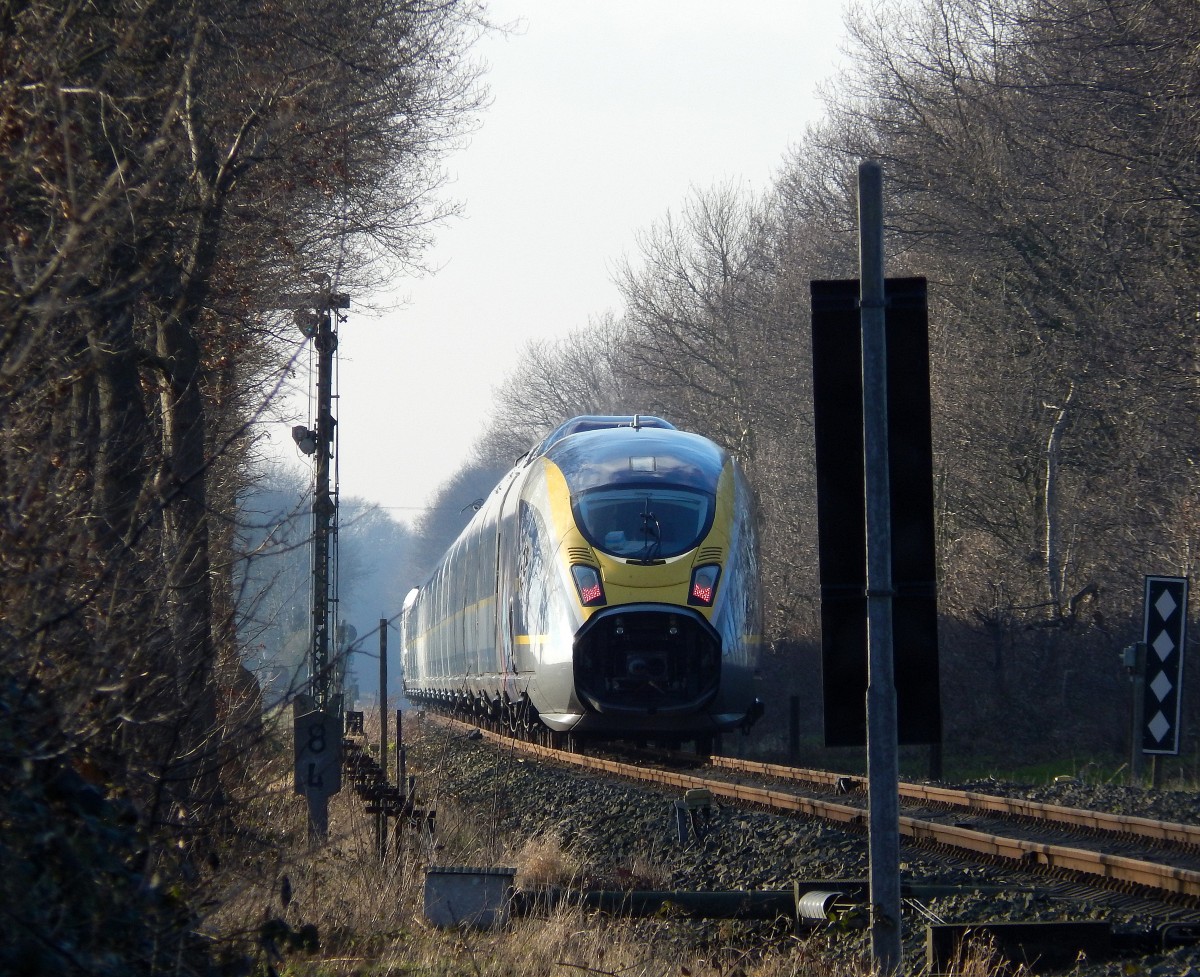 Nachschuss auf den von 247 901 gezogenen Eurostar Velaro. Er wird nun ins Prüfcenter Wegberg gezogen wo er weiter getestet wird.

Mönchengladbach Rheindahlen 17.01.2015