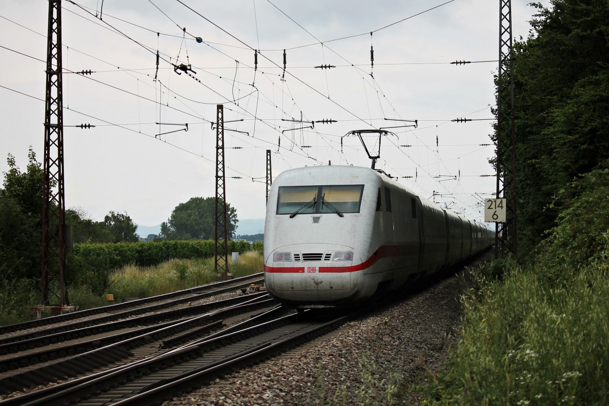 Nachschuss auf 401 080-7 am 12.07.2014 beim Abzweig Leutersberg in Richtung Freiburg.