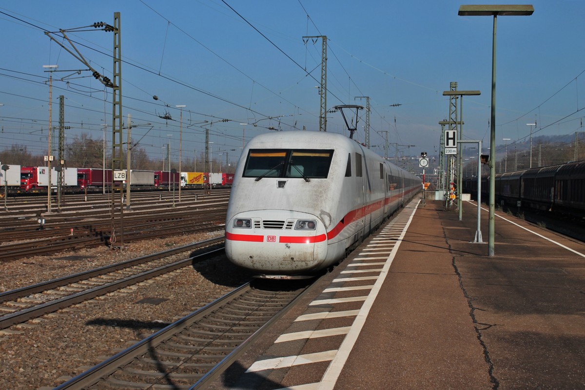Nachschuss auf 401 082-3  Rüdesheim  am 31.01.2014 in Weil am Rhein, als dieser gen Norden fuhr.