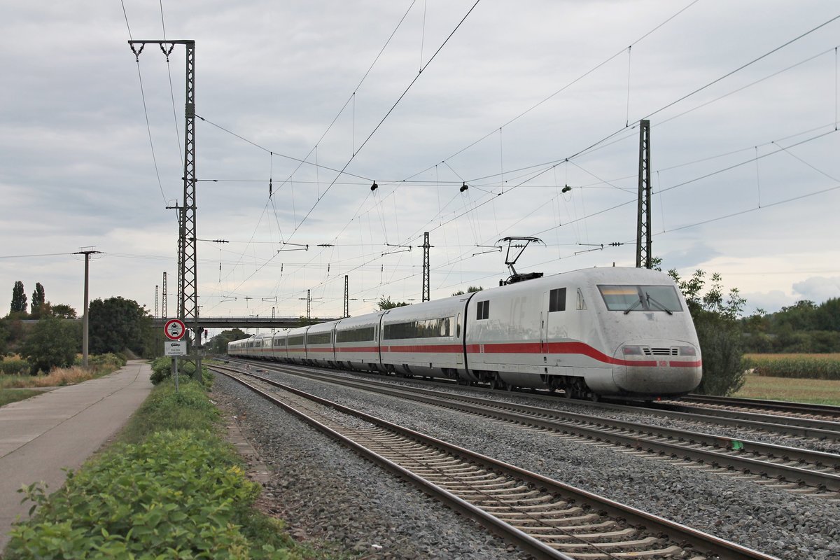 Nachschuss auf 401 086-4, welcher am 16.09.2016 durch den Bahnhof von Müllheim (Baden) in Richtung Freiburg (Breisgau) fuhr.