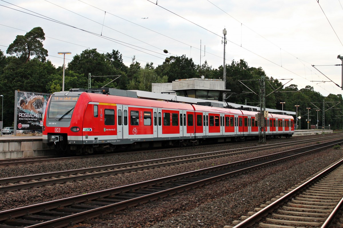 Nachschuss auf 423 330-0 am 20.06.2014 in den Bahnhof von Neu Isenburg.