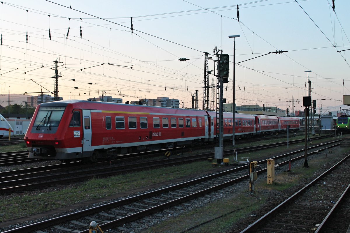 Nachschuss auf 611 501, der am Morgen des 05.08.2015 zusammen mit 611 050 als Leerfahrt in den Badischen Bahnhof von Basel fuhren, um dort einige Zeit später als ersten IRE (Basel Bad Bf - Ulm Hbf) zu starten.