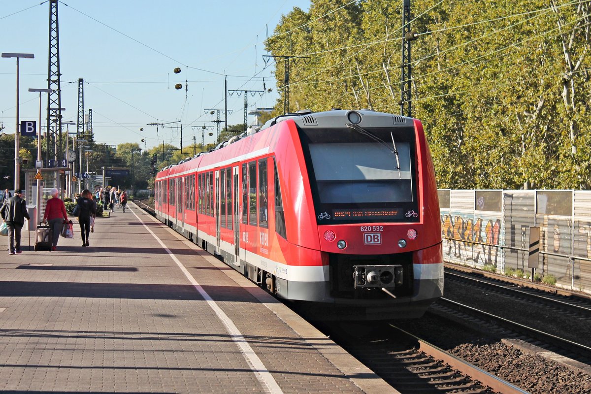Nachschuss auf 620 532, als dieser am Nachmittag des 27.09.2018 als RB 24 (Gerolstein - Köln Messe/Deutz) in den Bahnhof von Köln Süd fuhr.