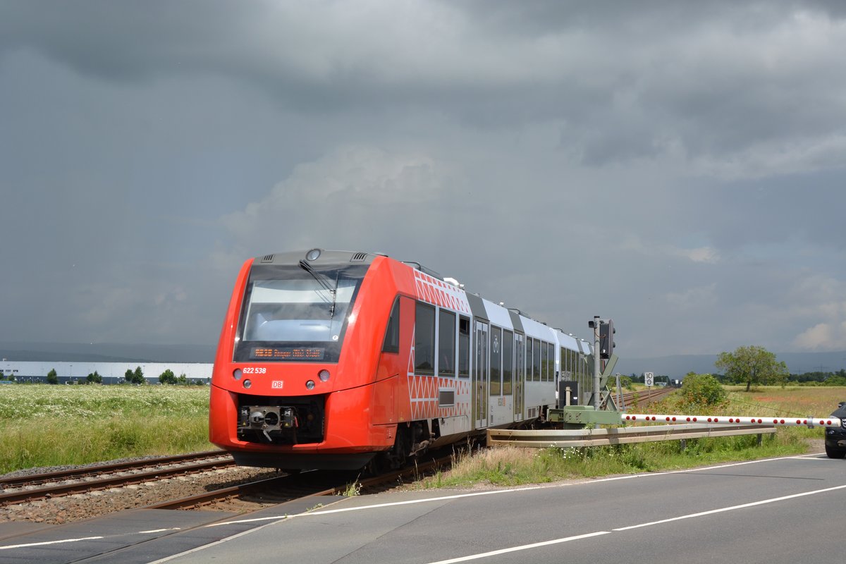 Nachschuss auf 622 038 als RB35 nach Bingen.

Gensingen 18.06.2016