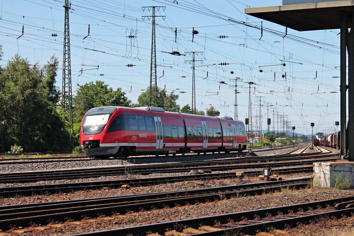 Nachschuss auf 643 047 am 14.06.2015 als RB23 (Limburg (Lahn) - Mayen) bei der Durchfahrt in Koblenz Lützel in Richtung Norden.