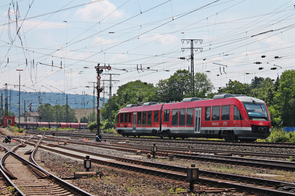 Nachschuss auf 648 201, als dieser am Mittag des 22.06.2019 als RB 23  Lahn-Eifel-Bahn  (Mayen Ost - Limburg (Lahn)) durch den Rangierbahnhof von Koblenz Lützel gen Hauptbahnhof fuhr.