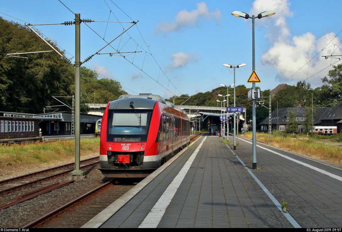 Nachschuss auf 648 463-7 (Alstom Coradia LINT 41) von DB Regio Schleswig-Holstein (DB Regio Nord) als RE 21906 (RE72) von Eckernförde, der seinen Endbahnhof Flensburg auf Gleis 4 erreicht.
[3.8.2019 | 9:57 Uhr]
