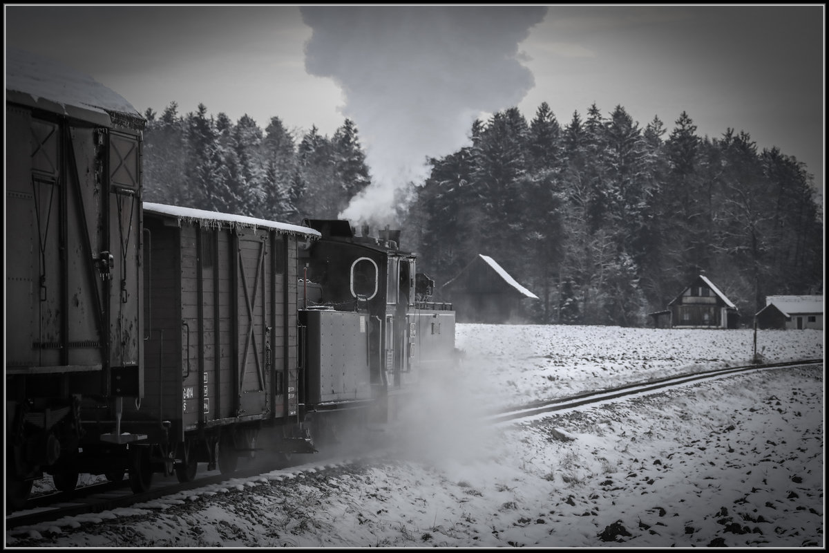 Nachschuss auf 764.411 R mit Ihrem Güterzug bei Neudorf. 
16.12.2018