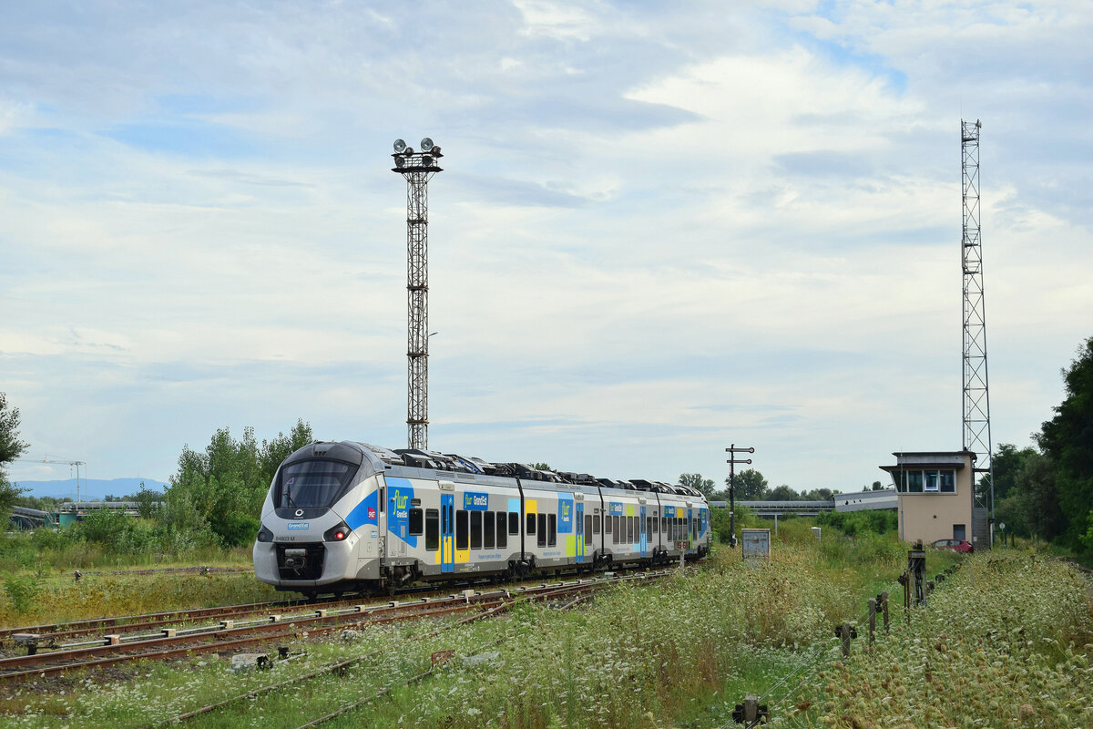 Nachschuss auf 84803 bei der Ausfahrt in Lauterbourg in Richtung Stra�burg.

Lauterbourg 17.08.2024