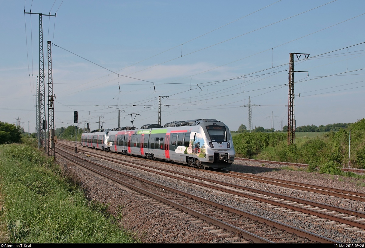Nachschuss auf 9442 112 und 9442 116 (Bombardier Talent 2) von Abellio Rail Mitteldeutschland als RE 74582 (RE18) von Halle(Saale)Hbf nach Erfurt Hbf, die in Großkorbetha auf der Bahnstrecke Halle–Bebra (KBS 580) fahren.
(Neubearbeitung)
[10.5.2018 | 9:28 Uhr]