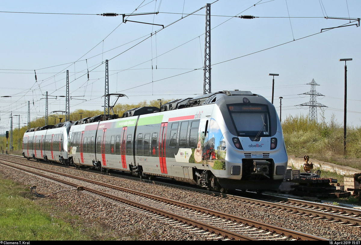 Nachschuss auf 9442 616 und 9442 112 (Bombardier Talent 2) von Abellio Rail Mitteldeutschland als RE 74712 (RE9) von Halle(Saale)Hbf nach Kassel-Wilhelmshöhe, die den Bahnhof Angersdorf auf der Bahnstrecke Halle–Hann. Münden (KBS 590) durchfahren.
Aufgenommen am Ende des Bahnsteigs 2/3.
[18.4.2019 | 15:07 Uhr]