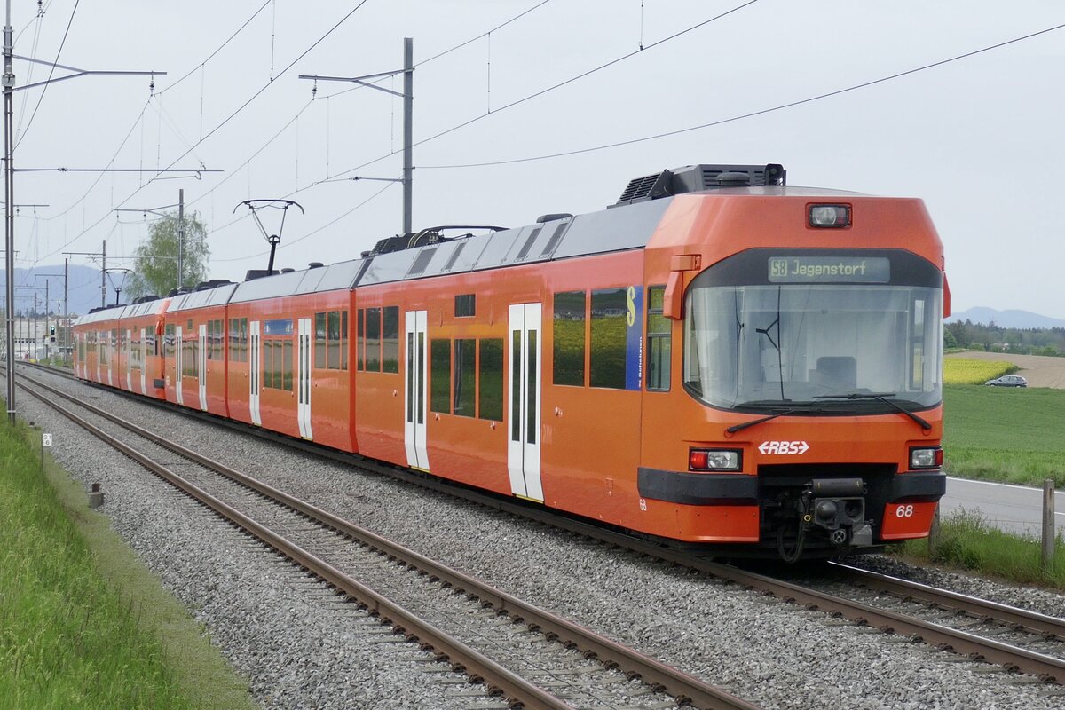 Nachschuss auf die Be 4/12 68 und 64 am 29.4.24 zwischen Urtenen und Jegenstorf.