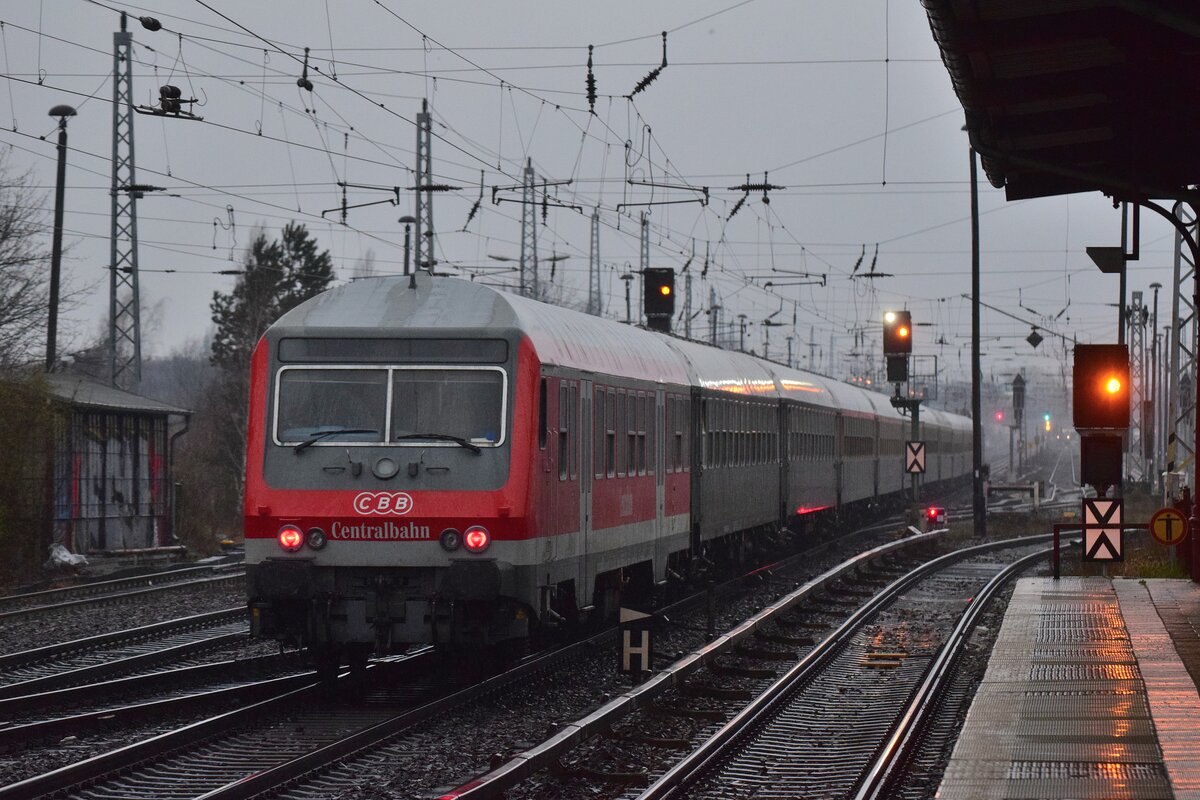 Nachschuss auf den DZ 348 Cottbus - Hannover Messe/Laatzen in Berlin Hirschgarten.

Berlin 04.04.2022