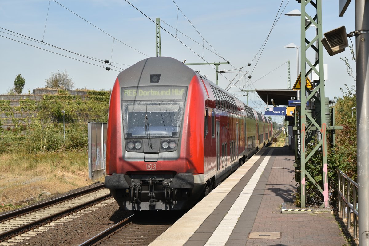 Nachschuß auf einen Dostockzug nach Dortmund am Sonntag den 12.8.2018 in Richung Neuss fahrend in Allerheiligen zu sehen.