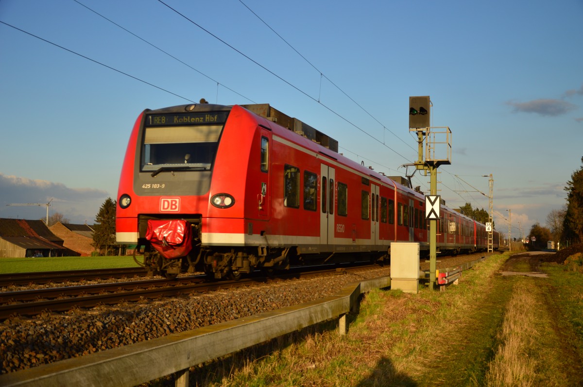 Nachschuß auf einen nach Koblenz fahrenden RE8 bei Gubberath.24.2.2016