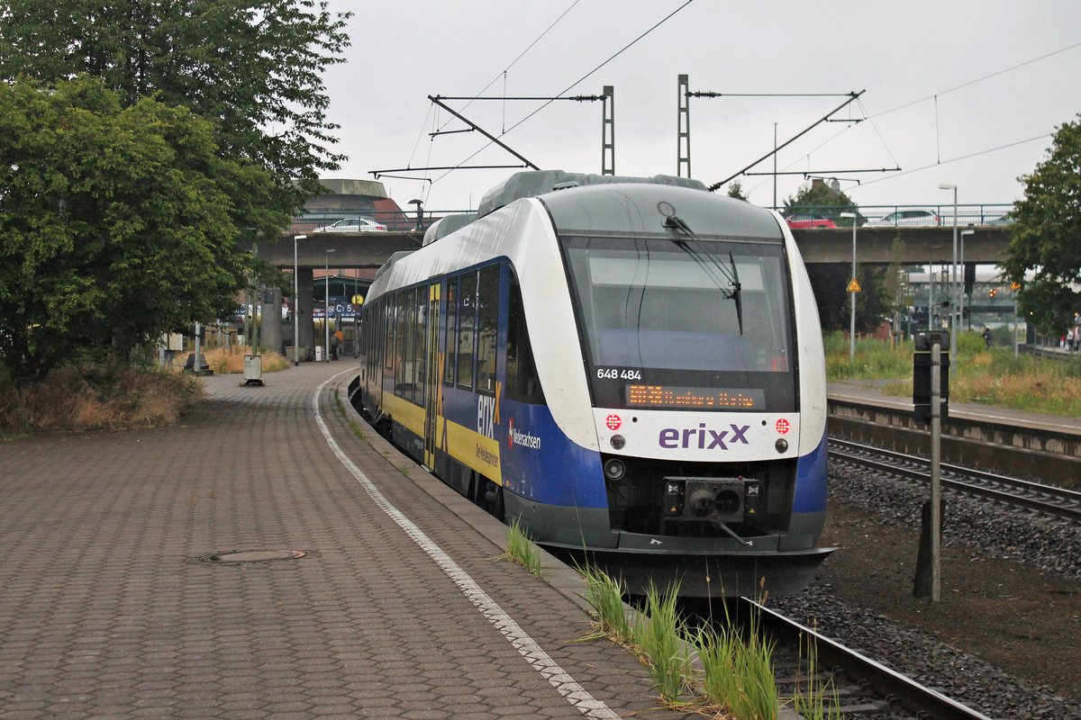 Nachschuss auf erixx VT 648 484 (648 484-3), als dieser am veregneten Nachmittag des 06.07.2019 zusammen mit erixx VT 648 470 (648 970-1) als RB 38 (Hannover Hbf - Hamburg Harburg) auf Gleis 5 in den Zielbahnhof einfuhr.