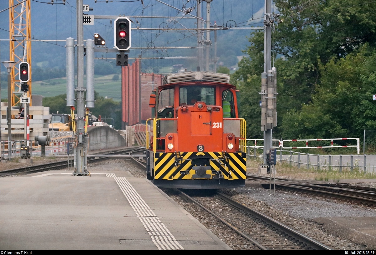 Nachschuss auf Gm 3/3 231 der Rhätischen Bahn (RhB), die im Bahnhof Landquart (CH) in nördlicher Richtung rangiert.
[10.7.2018 | 18:59 Uhr]