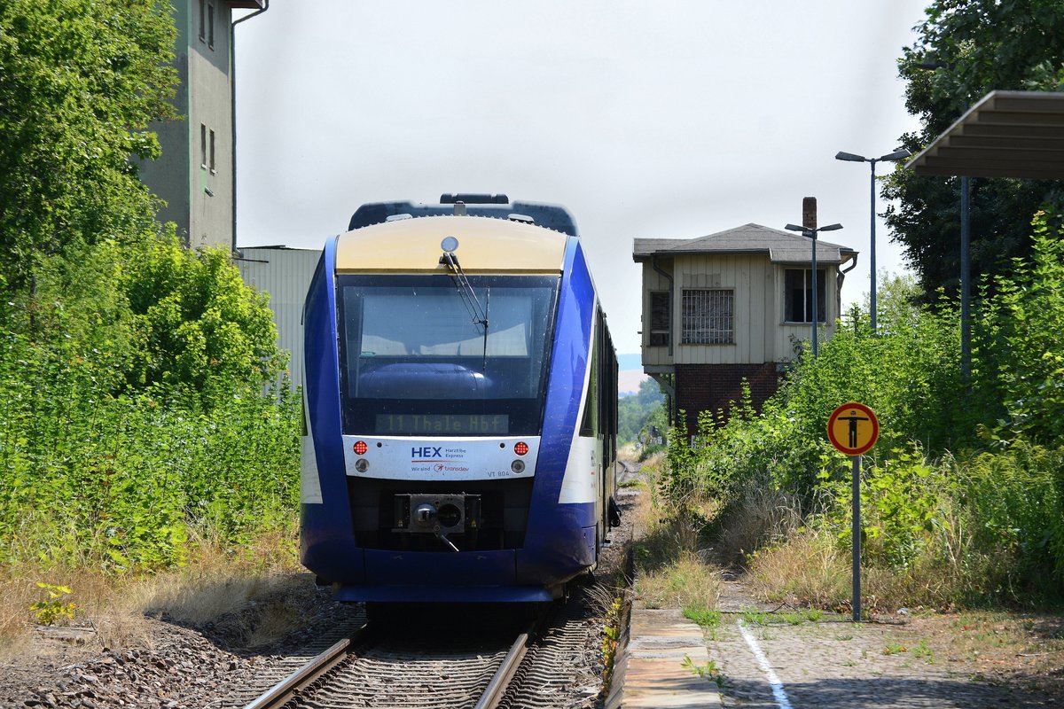 Nachschuss auf den HEX VT804 in Ditfurt in Richtung Thale.

Ditfurt 01.08.2018