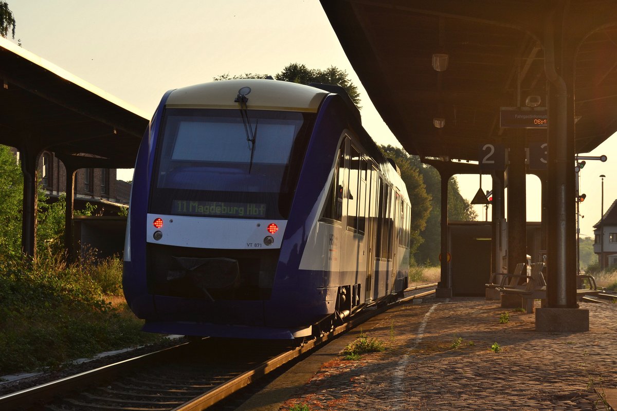 Nachschuss auf den HEX VT871 als HEX11 nach Magdeburg in Blumenberg.

Blumenberg 03.08.2018