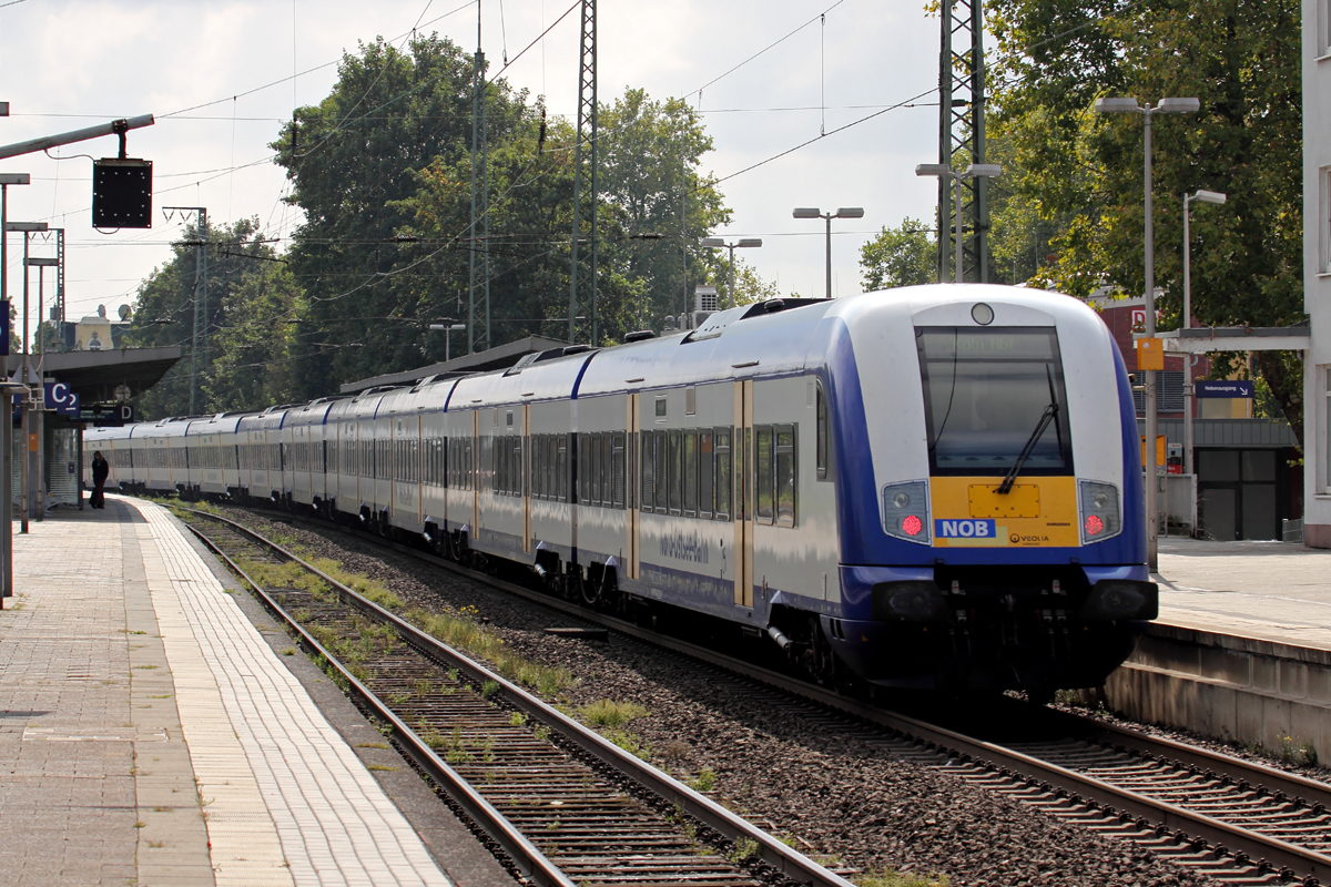 Nachschuss auf HKX 1802 nach Köln Hbf. bei der Durchfahrt in Recklinghausen 14.9.2014