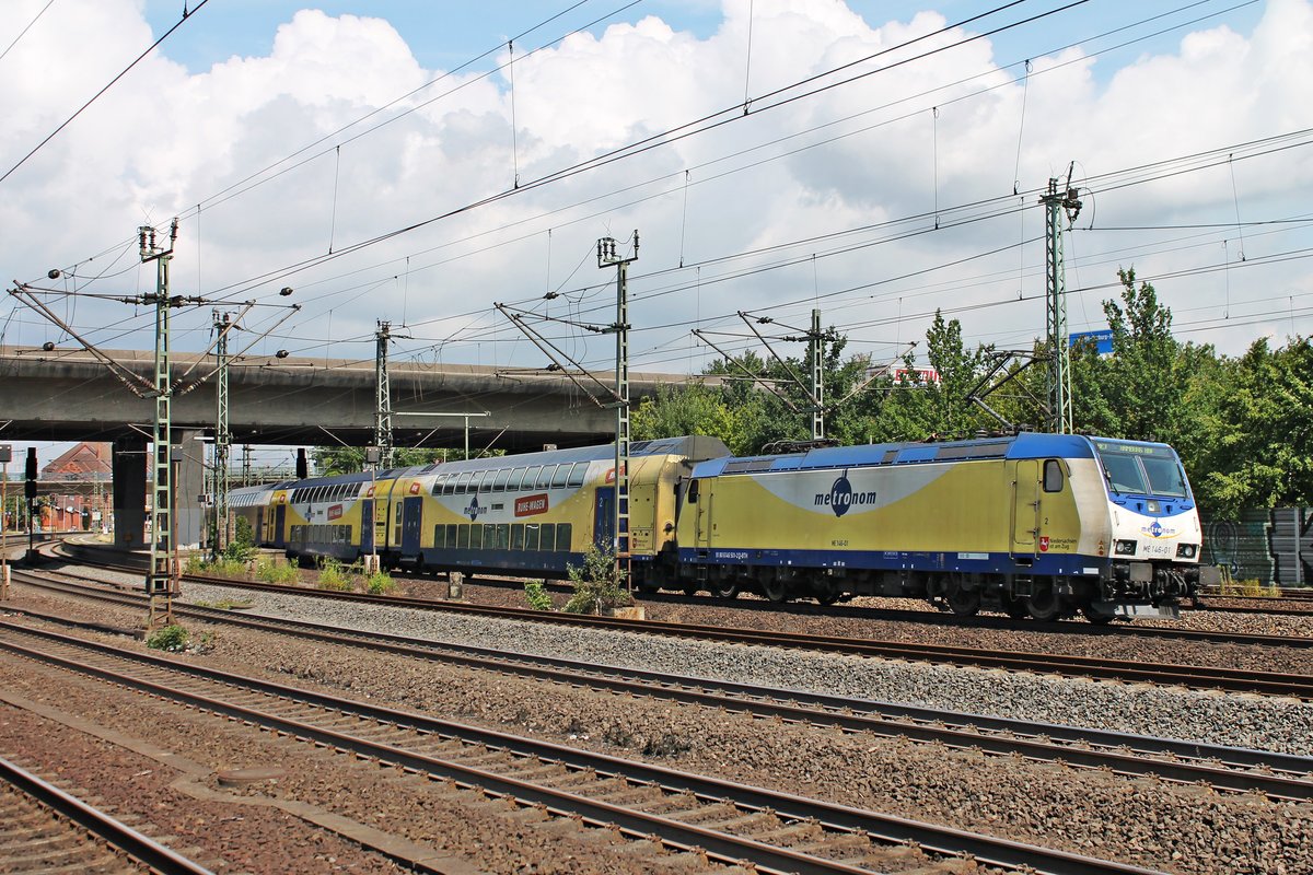 Nachschuss auf LNVG/ME ME 146-01 (146 501-2)  Scheeßel , als diese am Vormittag des 19.07.2019 ihren RE 3 (Uelzen - Hamburg Hbf) auf Gleis 1 des Bahnhofes von Hamburg Harburg an den bahnsteig schob.
