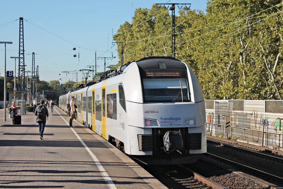 Nachschuss auf MRB 460 504-4, als dieser am Nachmittag des 27.09.2018 zusammen mit MRB 460 005-1 als RB26 (Mainz Hbf - Köln Messe/Deutz) in den Bahnhof von Köln Süd fuhr.