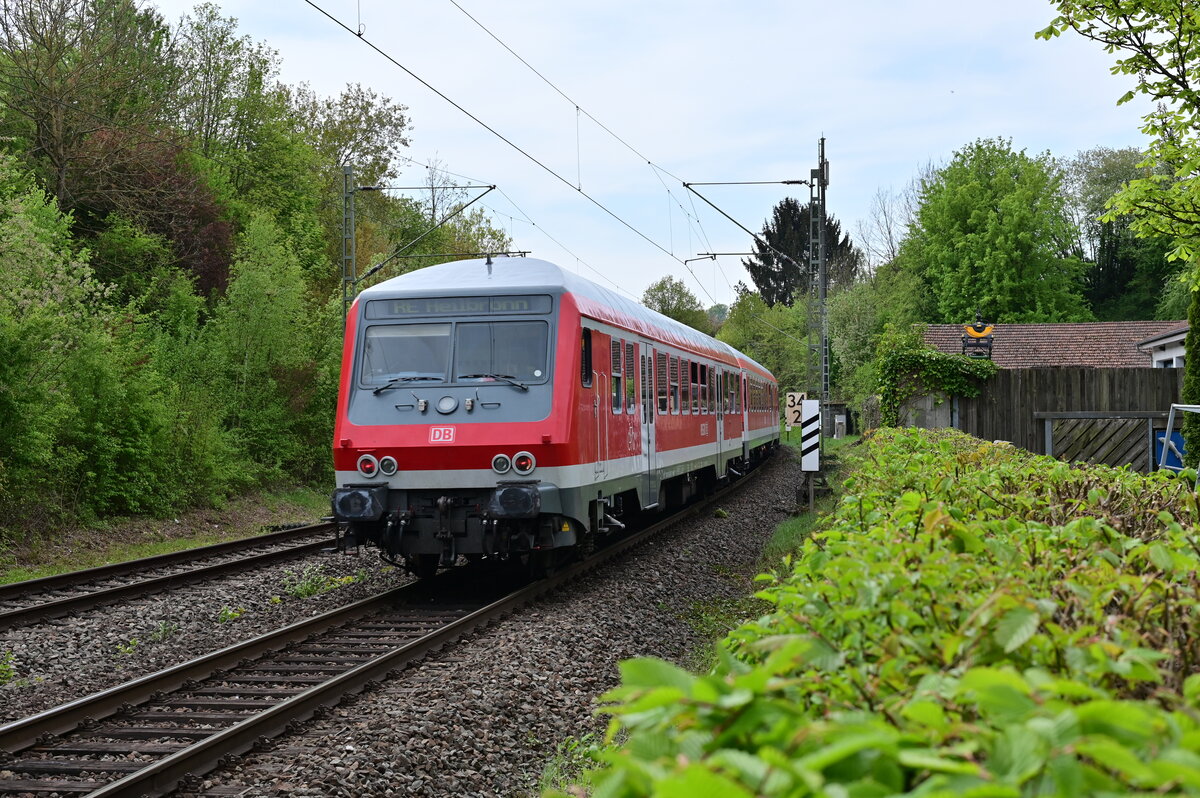 Nachschuß auf den Murgtaler der auf dem Weg nach Heilbronn war und die Zuglok war 111 189 am Freitag den 29.4.2022