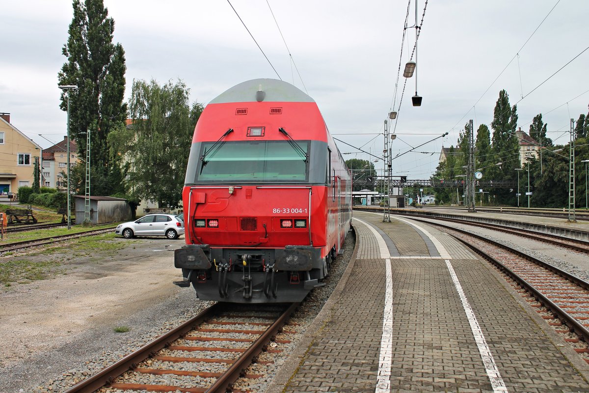 Nachschuss auf ÖBB-Steuerwagen 86-33 004-1, der am 12.08.2016 am Zugschluss des REX aus Bregenz mit der 1116 196  Rupert  als Zuglok hing und in den Endbahnhof Lindau Hbf einfuhr.