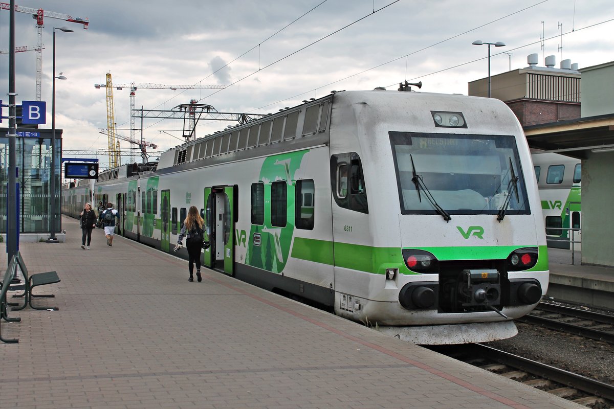 Nachschuss auf Sm4 6311, als dieser am Nachmittag des 11.07.2019 als R (Tampere - Helsinki) auf Gleis 4 im Bahnhof von Tampere stand.