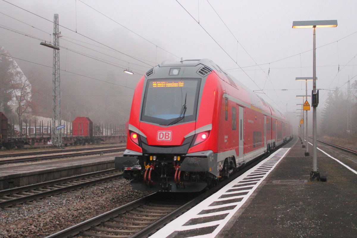 Nachschuss auf den Steuerwagen des neuen München-Nürnberg-Express am 26.11.2020 in Eichstätt Bahnhof.