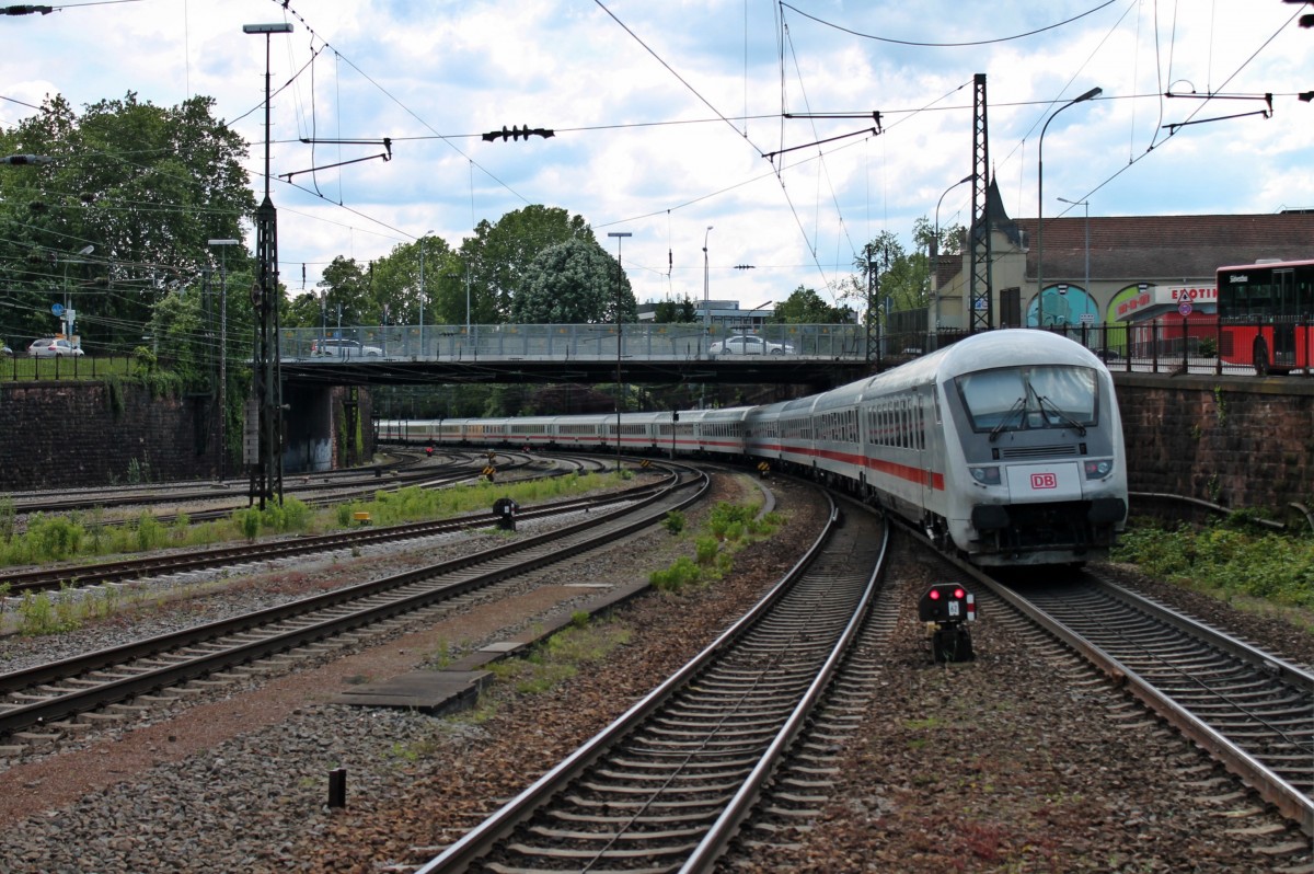 Nachschuss auf Stw. D-DB 73 80 80-91 307-2, der am 16.05.2014 als Zugschluss vom Ersatz-IC 2913 (Frankfurt (Main) Hbf - Basel SBB) fungierte. Hier bei der Ausfahrt aus Offenburg gen Freiburg.