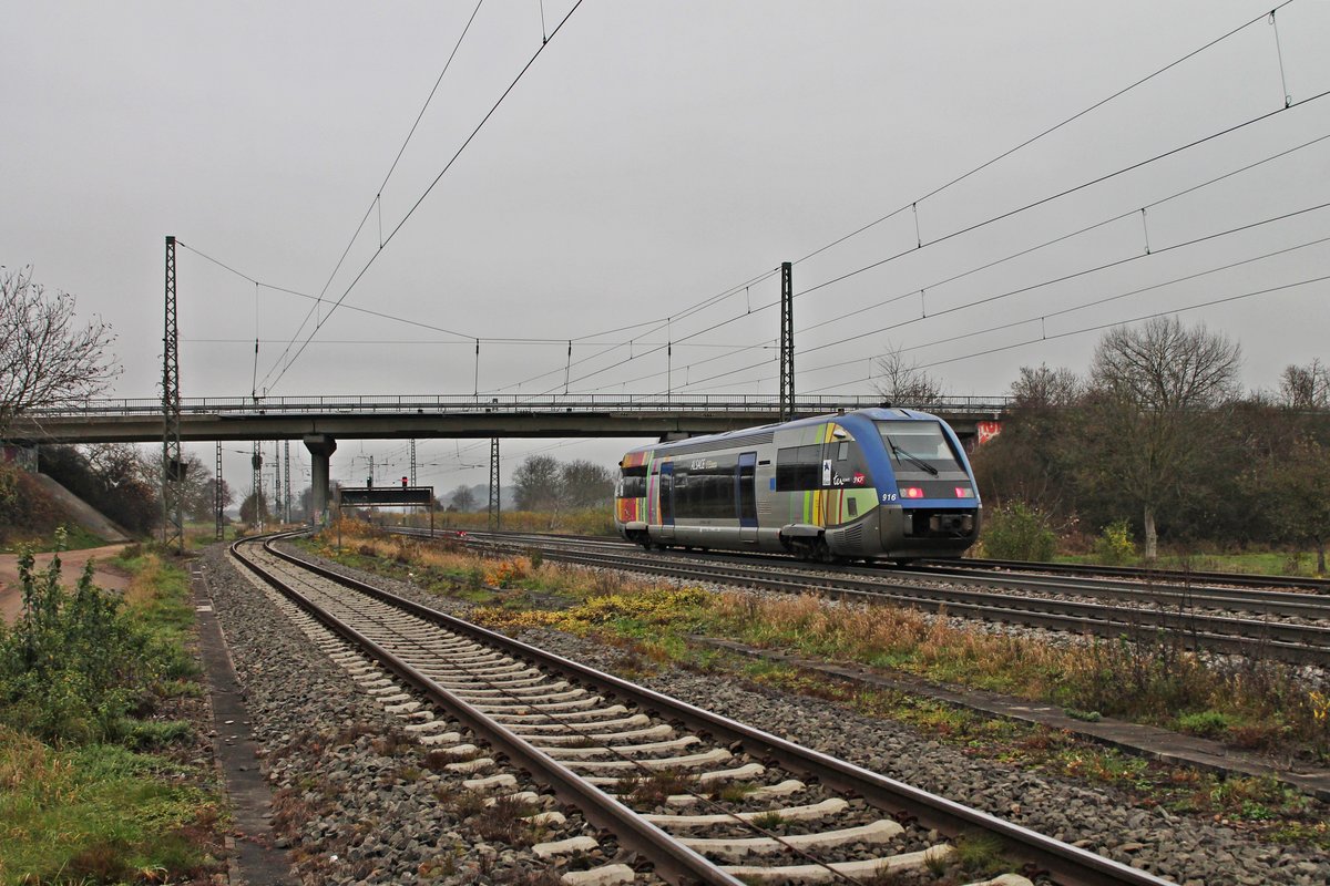 Nachschuss auf TER Alsace X73916, der am 29.11.2014 als IRE (Mulhouse Ville - Freiburg (Brsg) Hbf) aus dem Müllheimer Bahnhof fuhr.