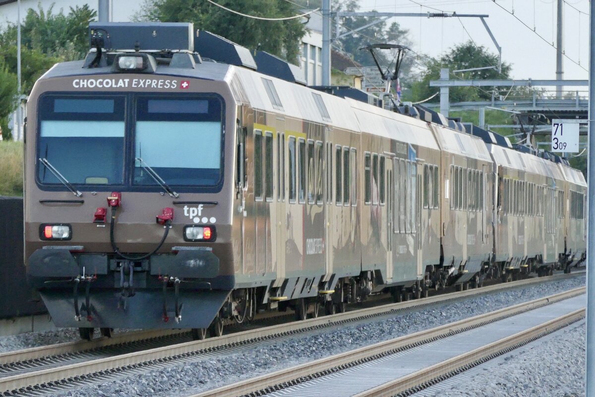 Nachschuss auf den TPF ABt 884-8 am 15.9.23 nach der Abfahrt in Düdingen.