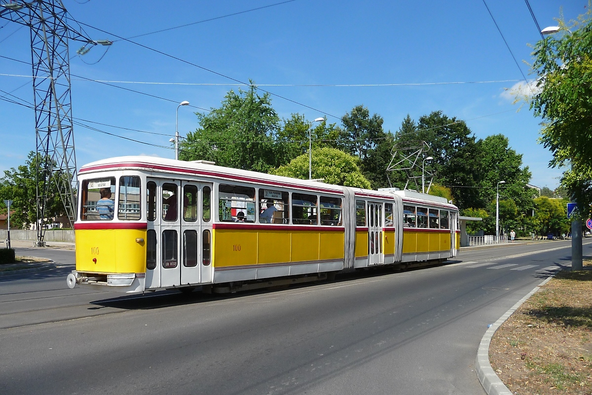 Nachschuss auf Tramwagen 100 der Straßenbahn Miskolc, 10.7.16