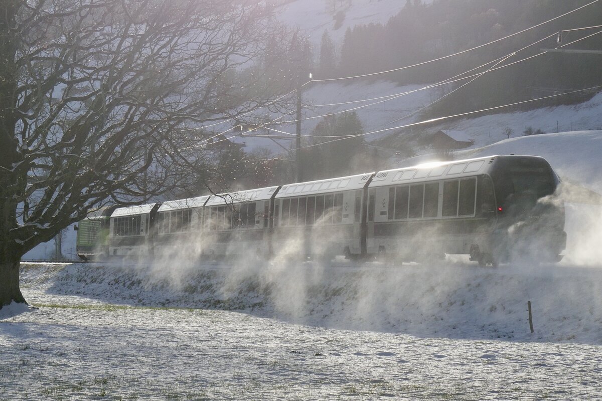 Nachschuss von der GPX Komp 4  Shania Train  unterwegs nach Montreux am 26.11.23 bei Boltigen.
