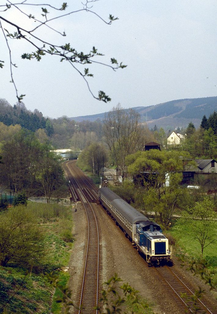 Nachschuss vom Hengstenberger Tunnel Richtung Hagen an der Volmetalbahn am 05.04.1988
