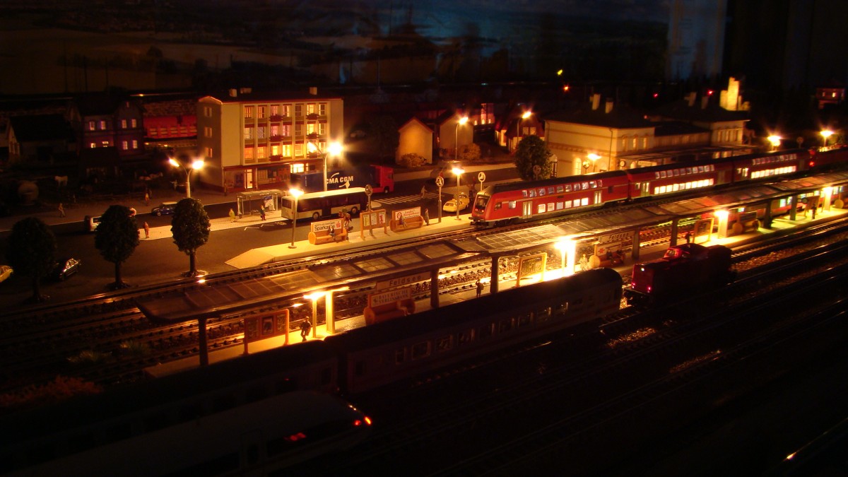 Nachtaufnahme Hauptbahnhof, von meiner Anlage am 01.04.2013
