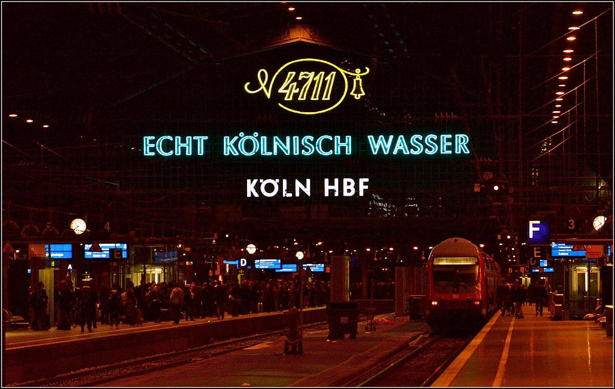 Nachtimpression vom Kölner Hauptbahnhof. September 2015.
