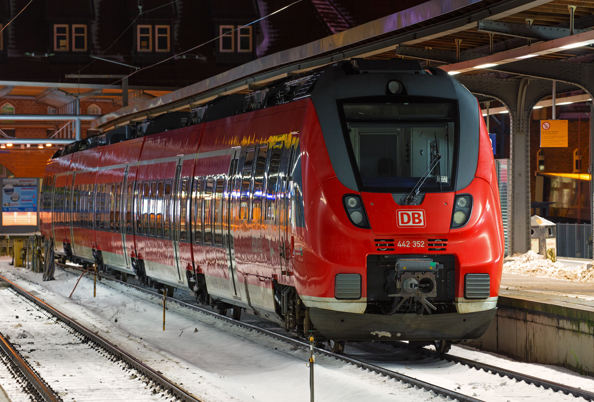 Nachtruhe für diesen Talent 2  am Bahnsteig 2 in Stralsund. - 11.01.2017