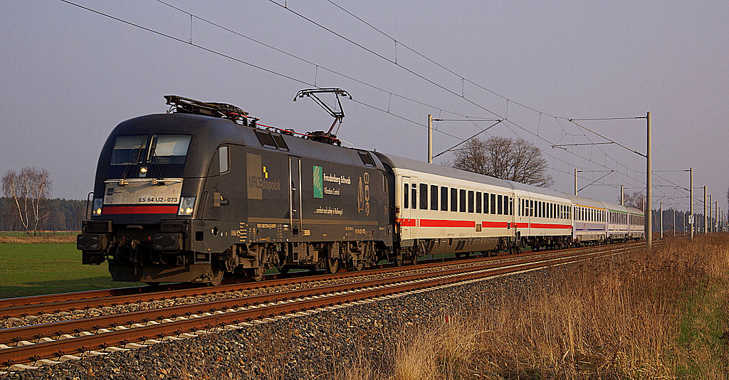 Nächste interessantere Zugbewegung war dann der pünktliche Wawel 248 am 29.03.2014, vor der Zeitumstellung noch mit etwas warmen Licht und 182 073.