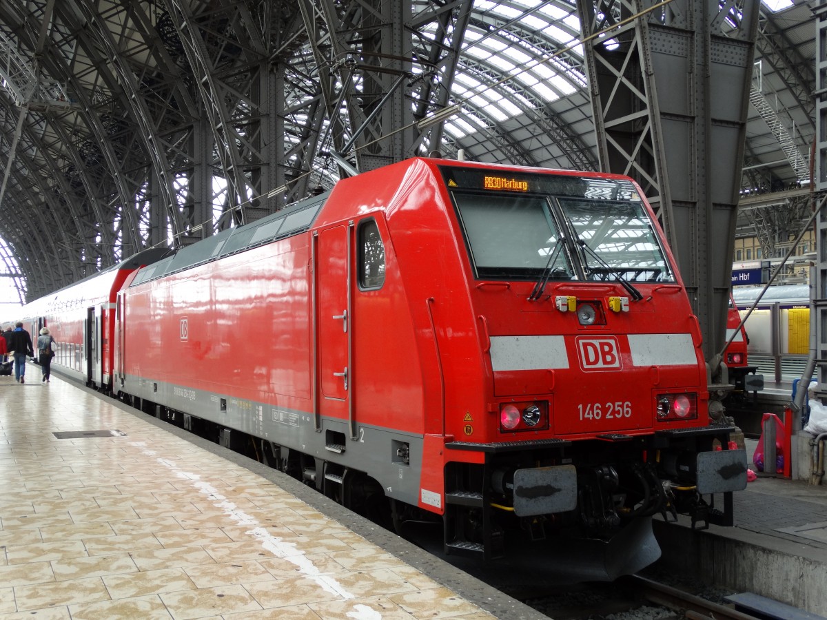 Nagelneue DB Regio 146 256 am 20.08.15 in Frankfurt am Main Hbf