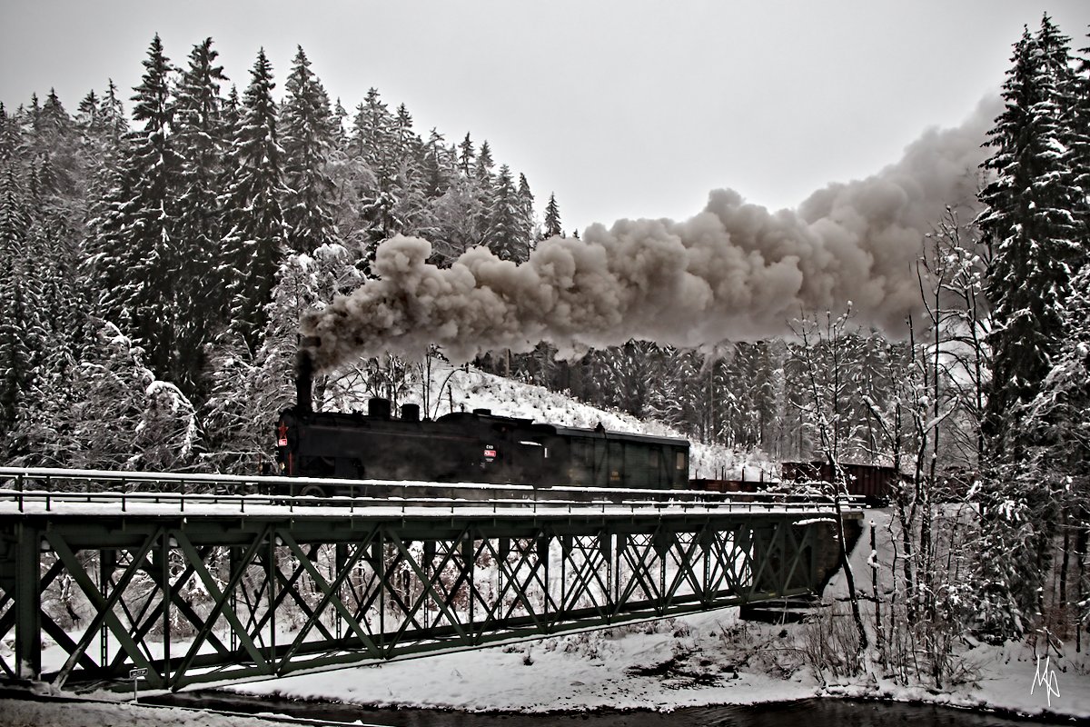 Nahe Dolni Dusnice ist diese Aufnahme von der 431.032 (ex ÖBB 93.1360) entstanden. (13.01.2019)