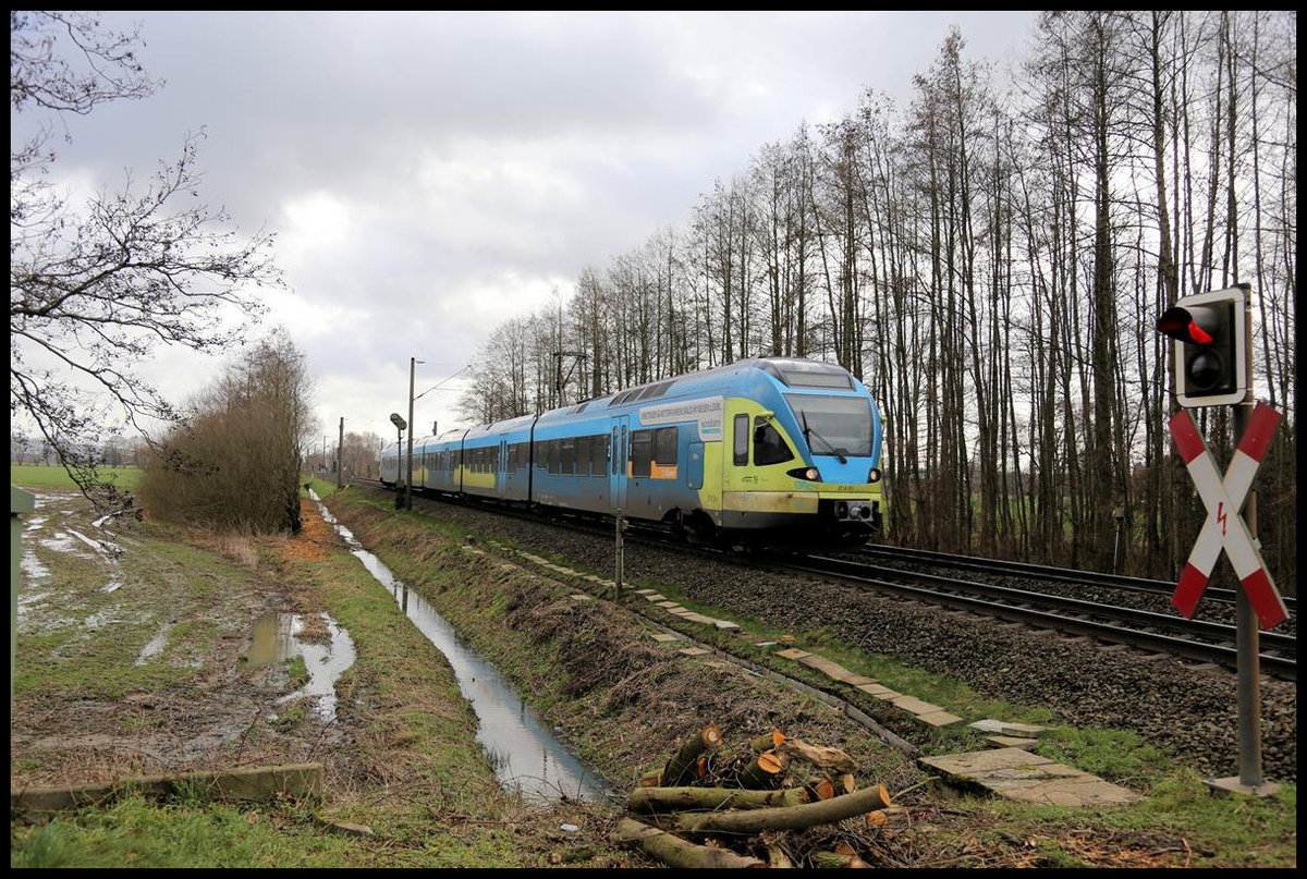 Nahe Westerhausen ist hier der ET 9.01 der Eurobahn am 18.2.2020 um 11.11 Uhr auf dem Weg nach Bad Bentheim.