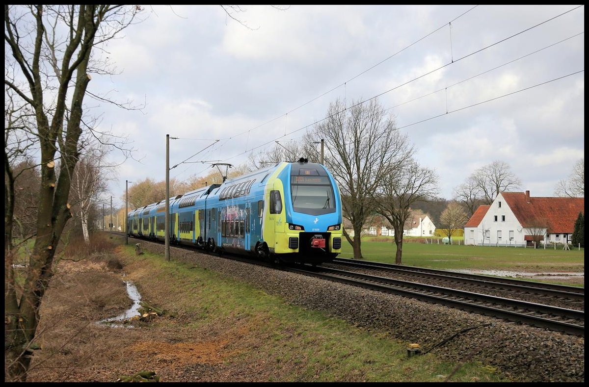 Nahe Westerhausen ist hier der Kiss ET 609 der Westfalenbahn am 18.02.2020 um 11.25 Uhr auf dem Weg nach Braunschweig.