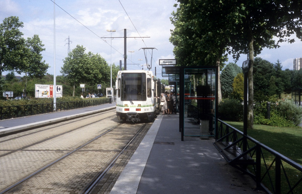 Nantes SEMITAN SL 1 (Alstom-TFS M2 303) Beaujoire (Endstelle) im Juli 1992.