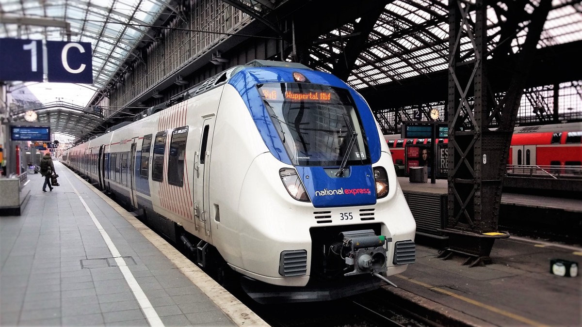 National Express 355 als RB48 am 06.12.2015 im Hauptbahnhof Köln